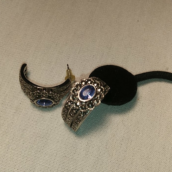 Vintage Avon Marcasite Blue Stone Silver Tone Pierced Earrings - Picture 2 of 8